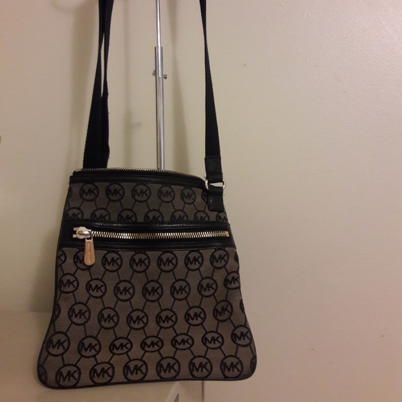 Cross body bag